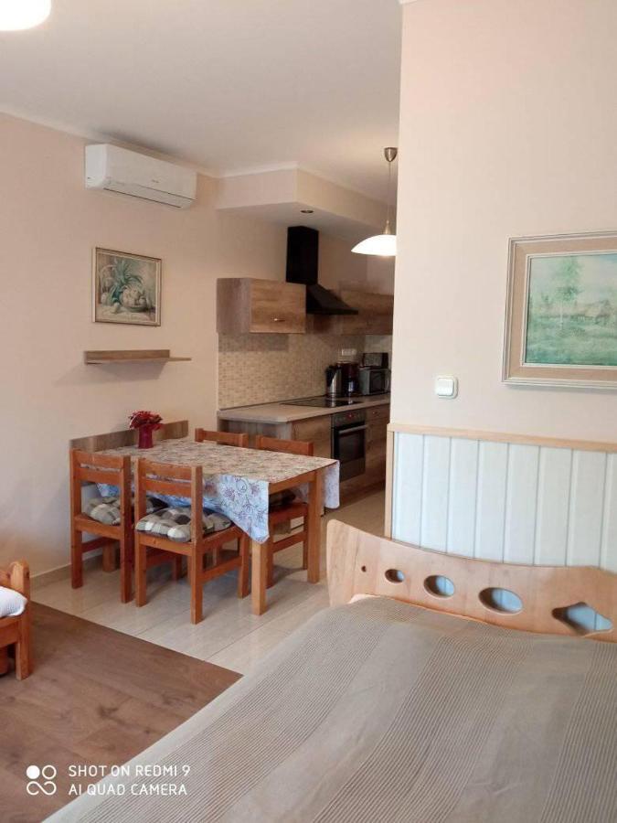 Besenyei Apartman Sarvar Ngoại thất bức ảnh