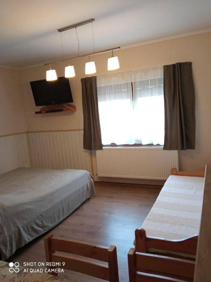Besenyei Apartman Sarvar Ngoại thất bức ảnh